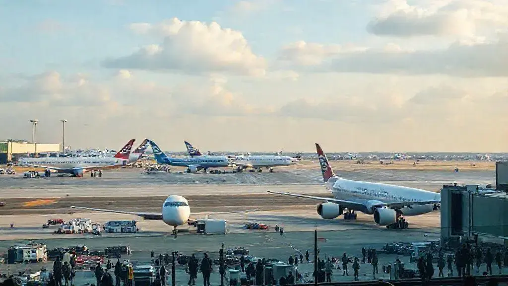 Airline route expansions: connect to new destinations